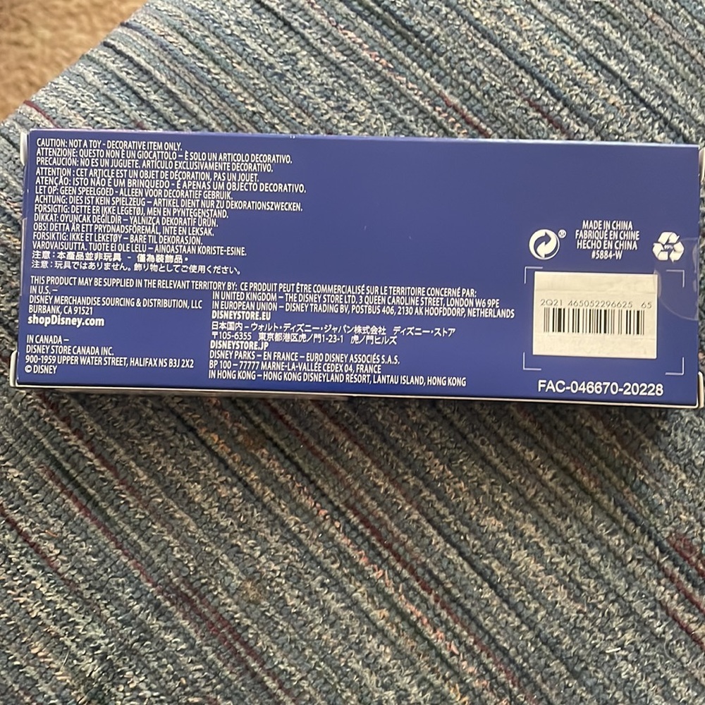 DisneyStoreExclusive 2021 Key - Picture 4 of 4